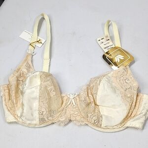 Wacoal Silk Lace Underwire Bra 32D
